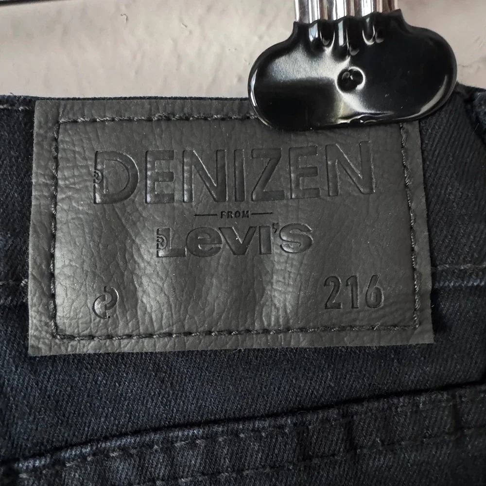 Men's W32 L30 Denizen Levi's Black 216 Skinny Fit Jeans